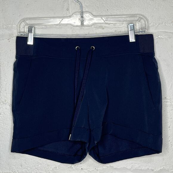 Athleta Women's Navy Blue Midtown Drawstring Cuffed Travel Shorts Size 6 - Picture 2 of 10